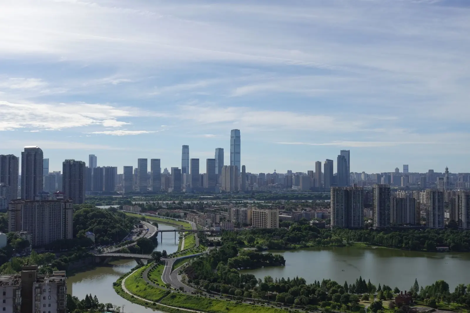企业年会庆典活动策划全流程解析：从方案设计到现场执行的关键节点